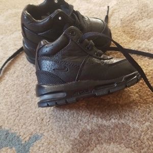 Infant Nike ACG boots
